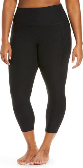 Beyond Yoga Plus Size Spacedye Out of Pocket High Waisted Capri Leggings,  Darkest Night, 2X : : Clothing, Shoes & Accessories