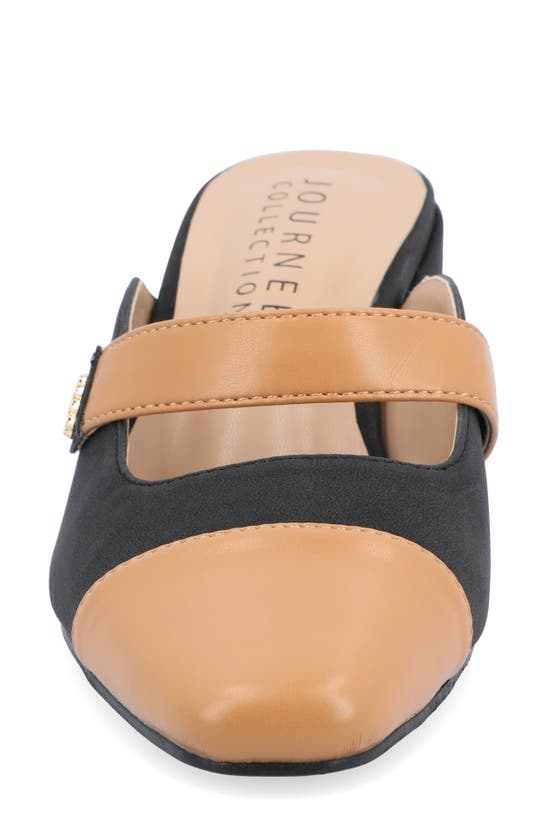 Journee Collection Dalla Pump In Black