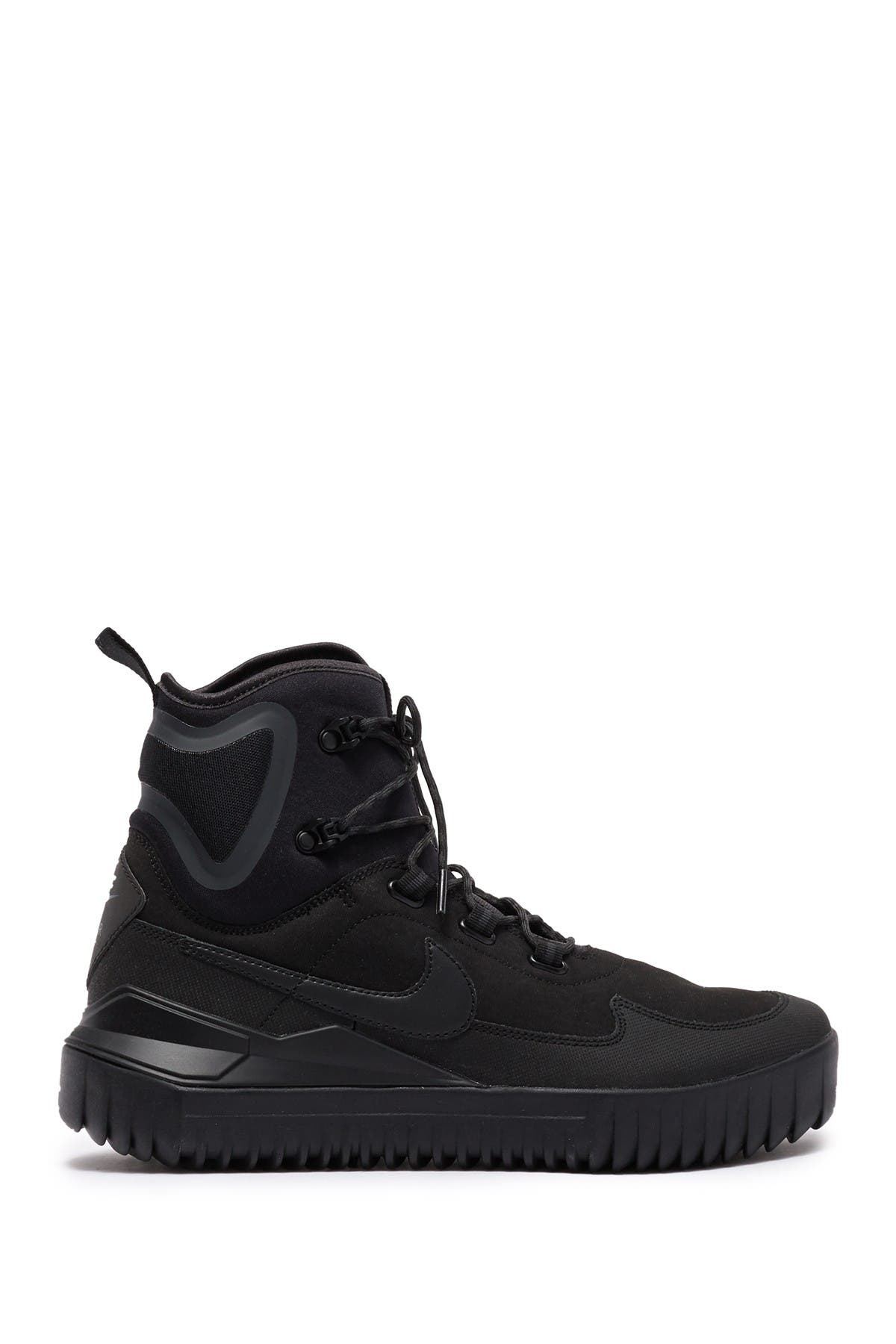 nike air wild mid boots