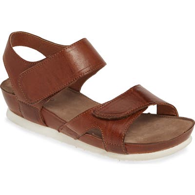 Bos. & Co. Pilar Sandal - Brown