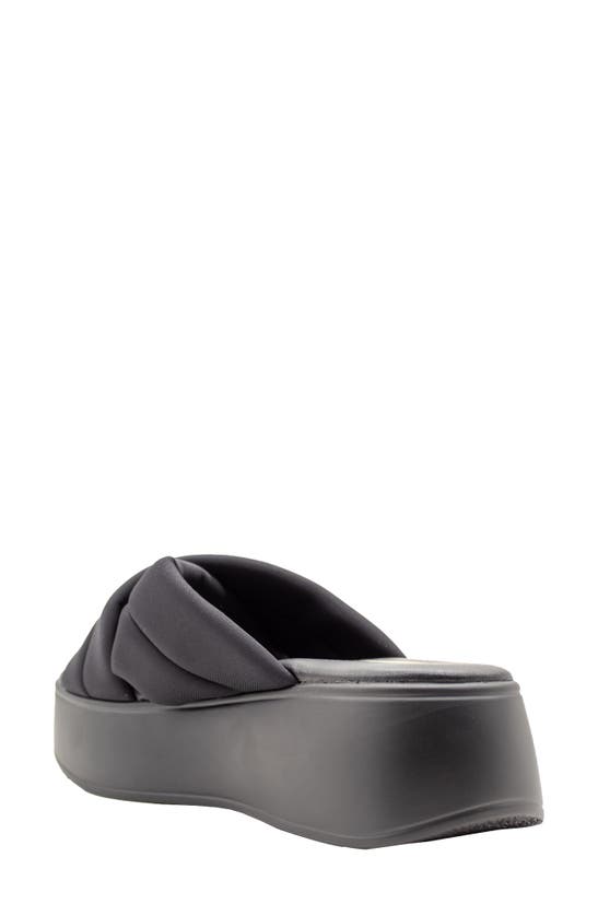 Volatile Yelepa Water Resistant Platform Sandal In Black
