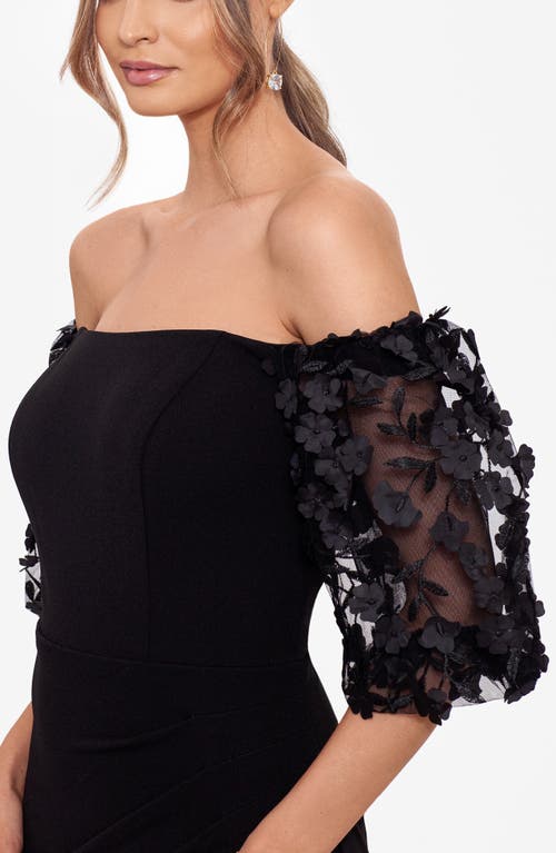 XSCAPE EVENINGS XSCAPE EVENINGS OFF THE SHOULDER FLORAL APPLIQUÉ TRUMPET GOWN 