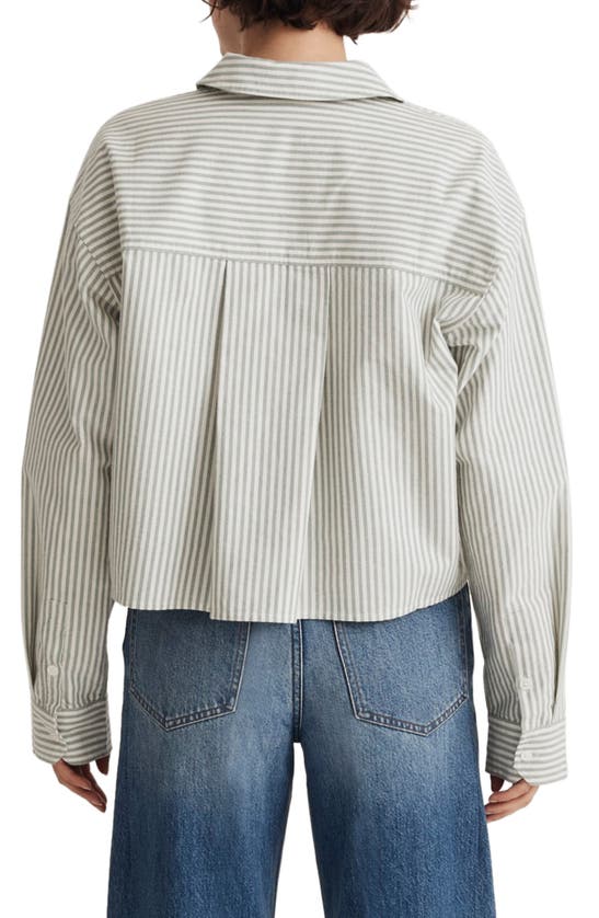 Shop Madewell The Signature Oxford Crop Shirt In Spruce