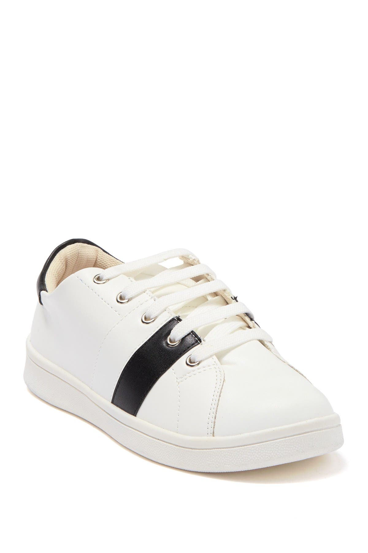 chase and chloe sneakers