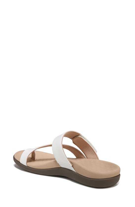 Vionic Morgan Toe Loop Slide Sandal In White | ModeSens