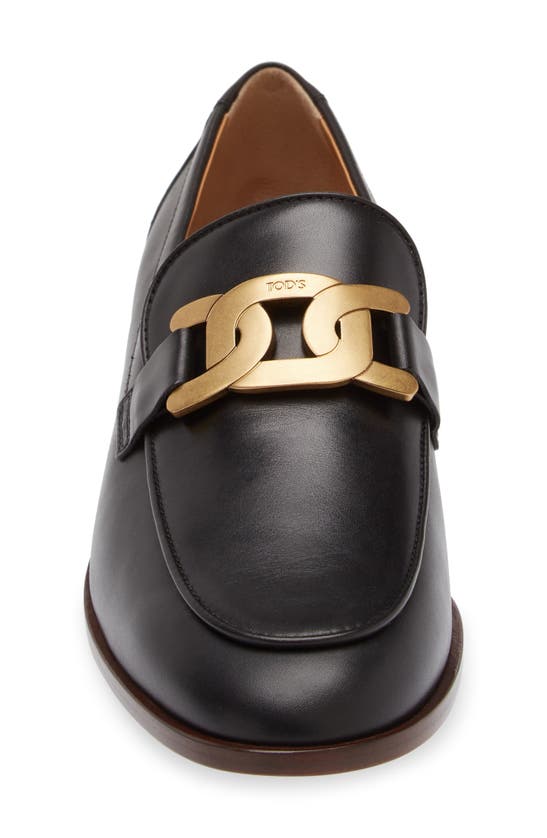 Shop Tod's Chain Detail Loafer In Nero