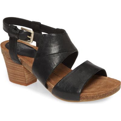Sofft Melina Block Heel Sandal- Black