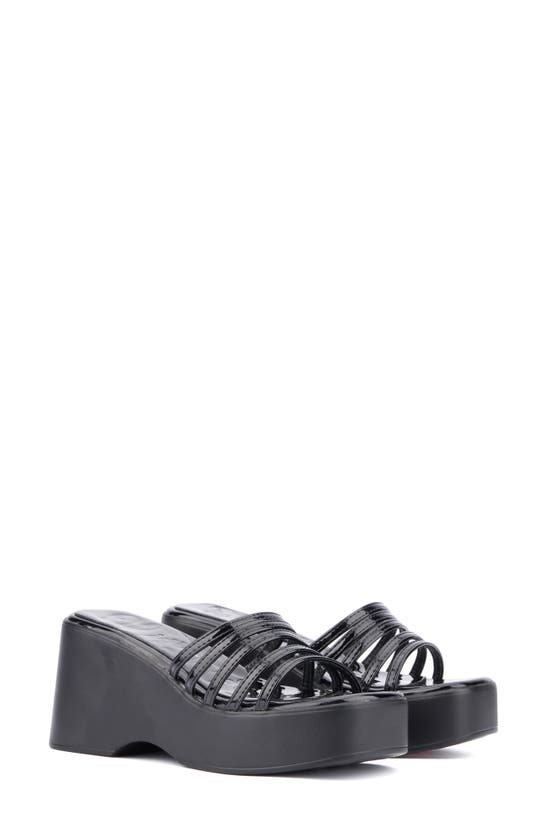 Olivia Miller Dreamer Slide Sandal In Black
