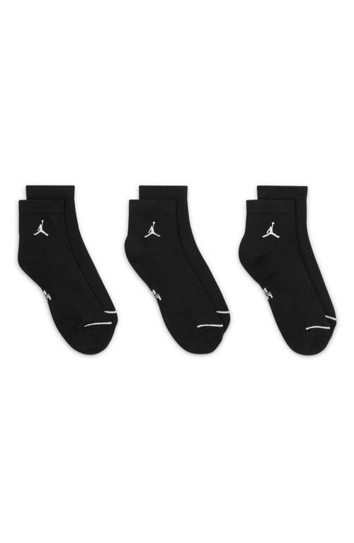 Shop Jordan Assorted Pack Of 3 Everyday Ankle Socks In Black/white