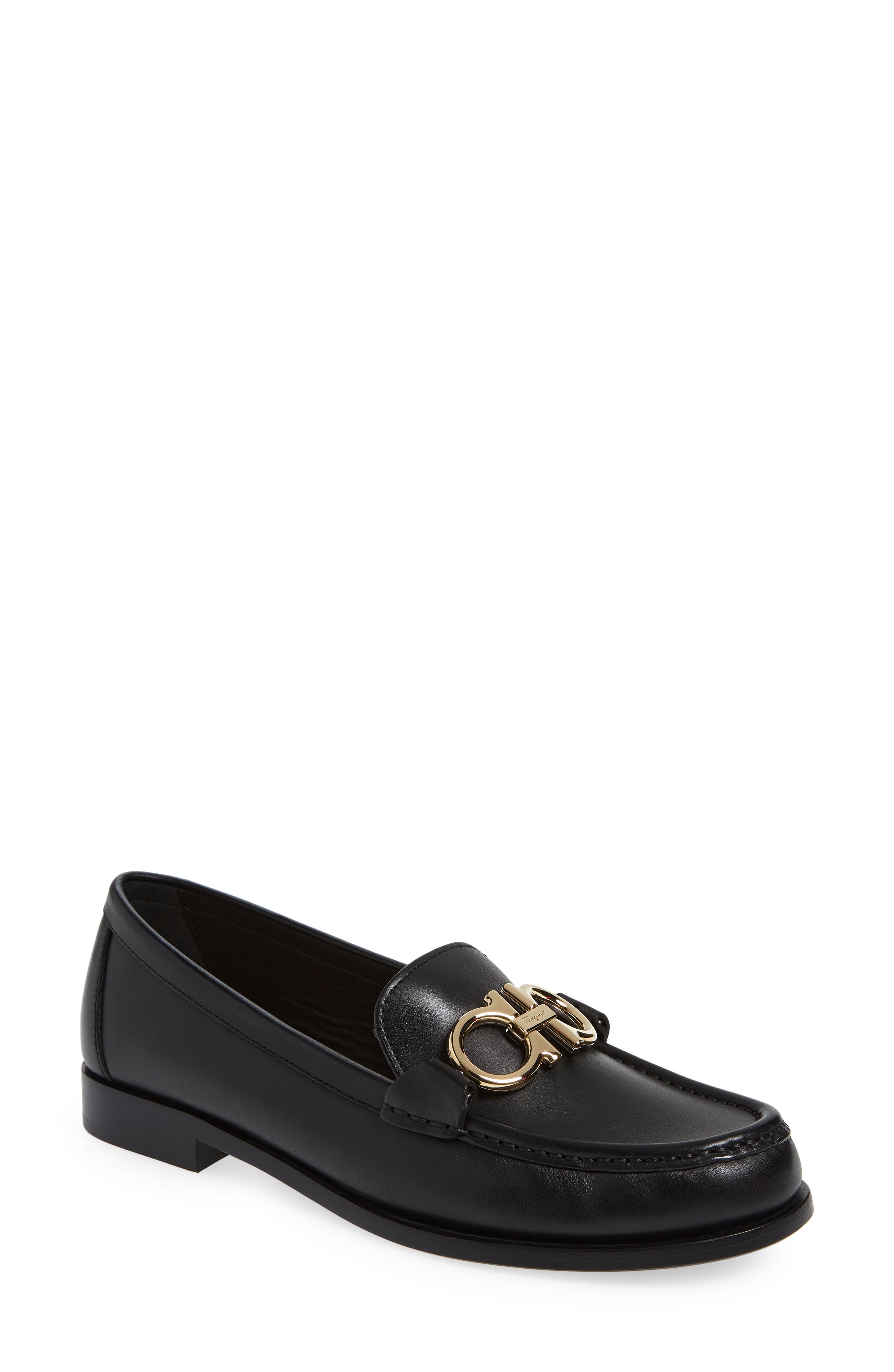 Ferragamo Leather Loafer in Black Womens Flats and flat shoes Ferragamo Flats and flat shoes 
