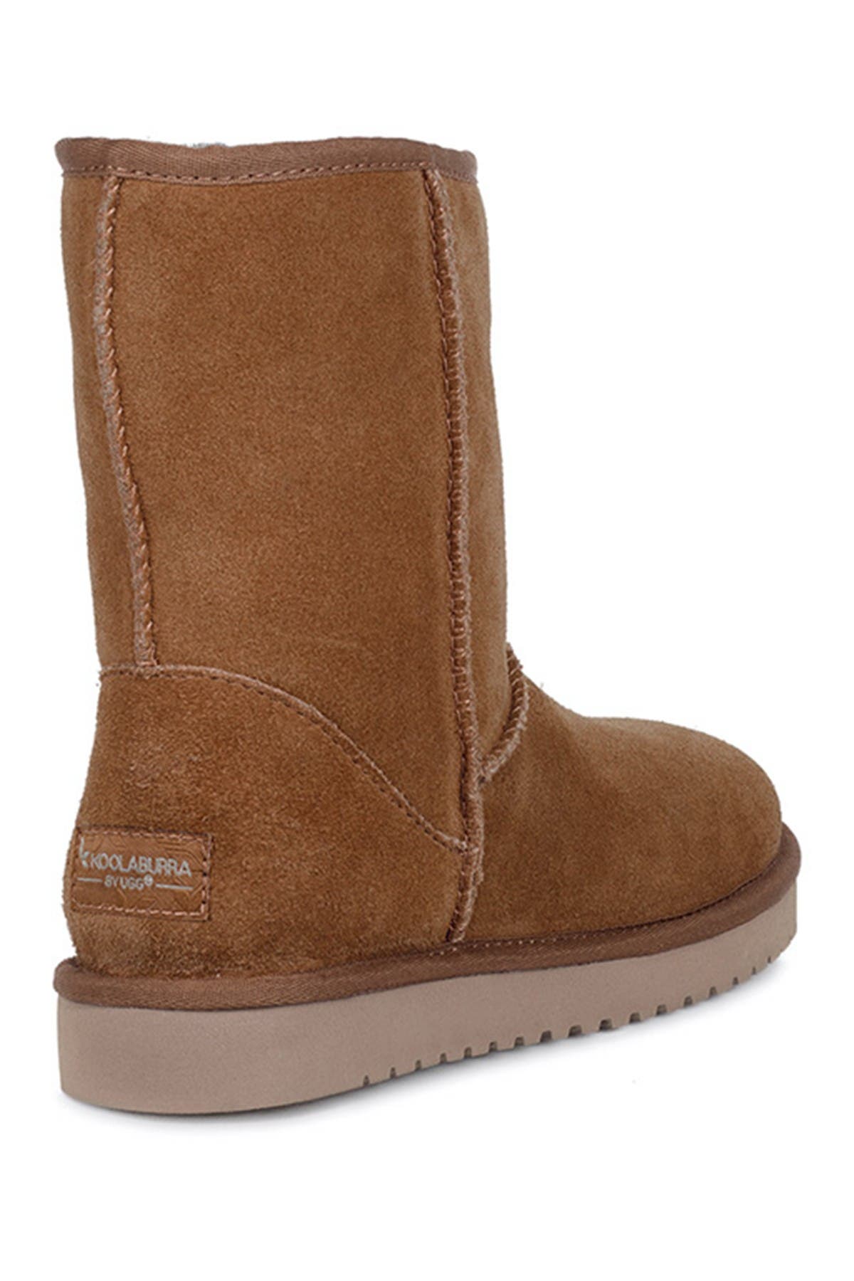 does ugg make wide width boots