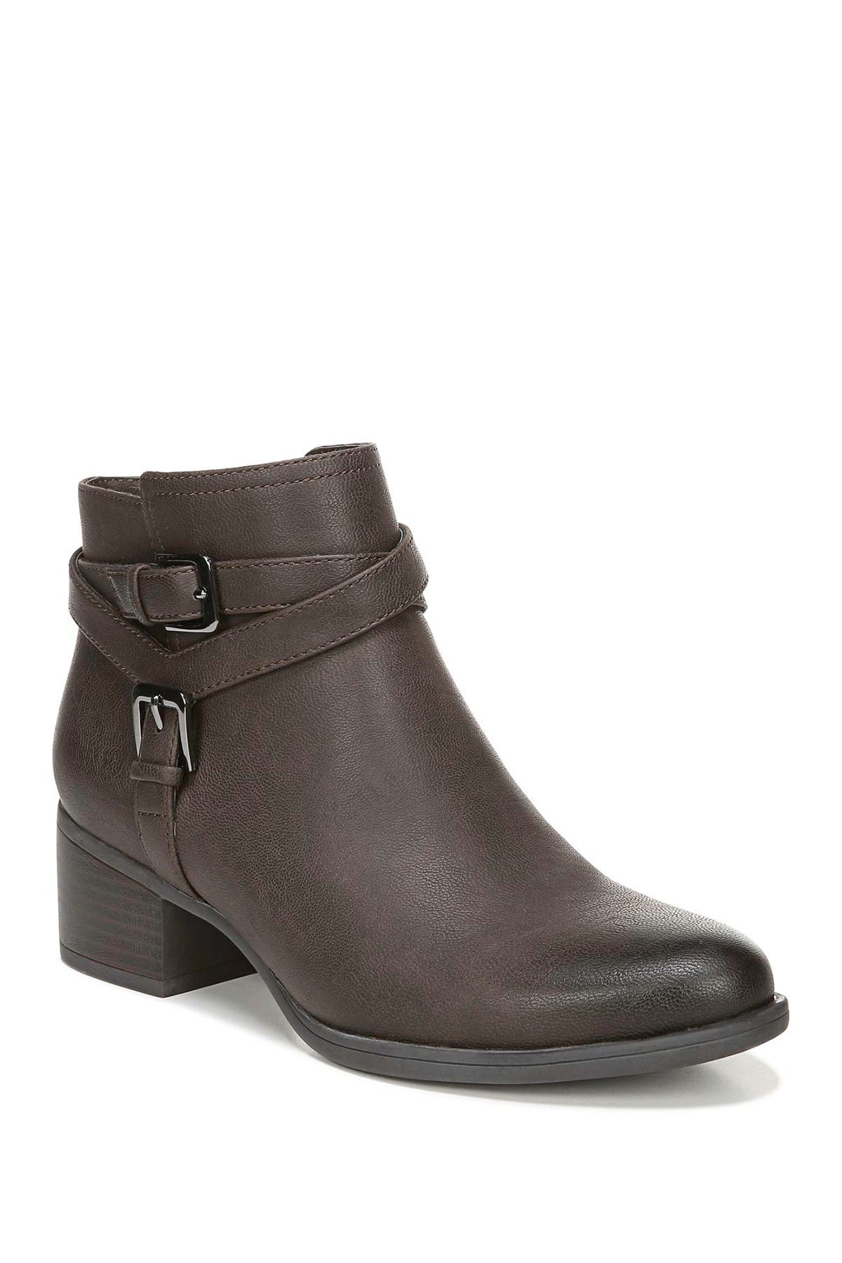 naturalizer ankle boots wide width