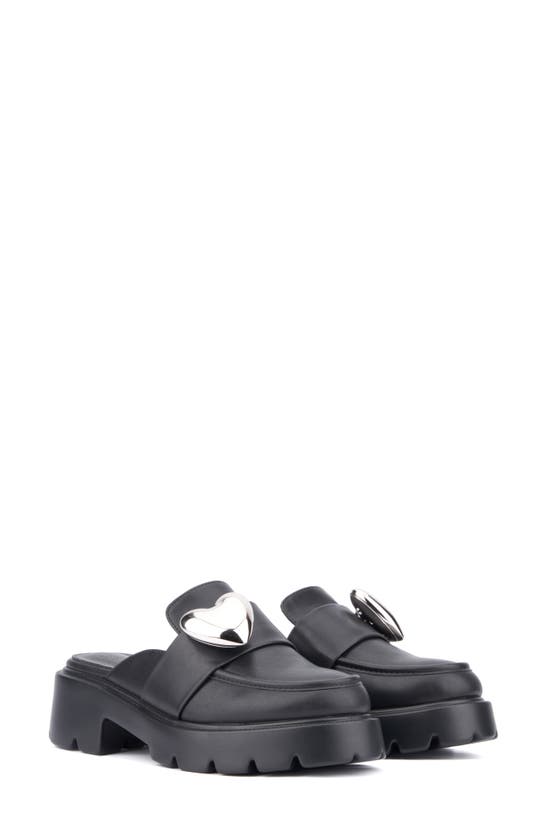 Olivia Miller Heartless Lugged Platform Mule In Black