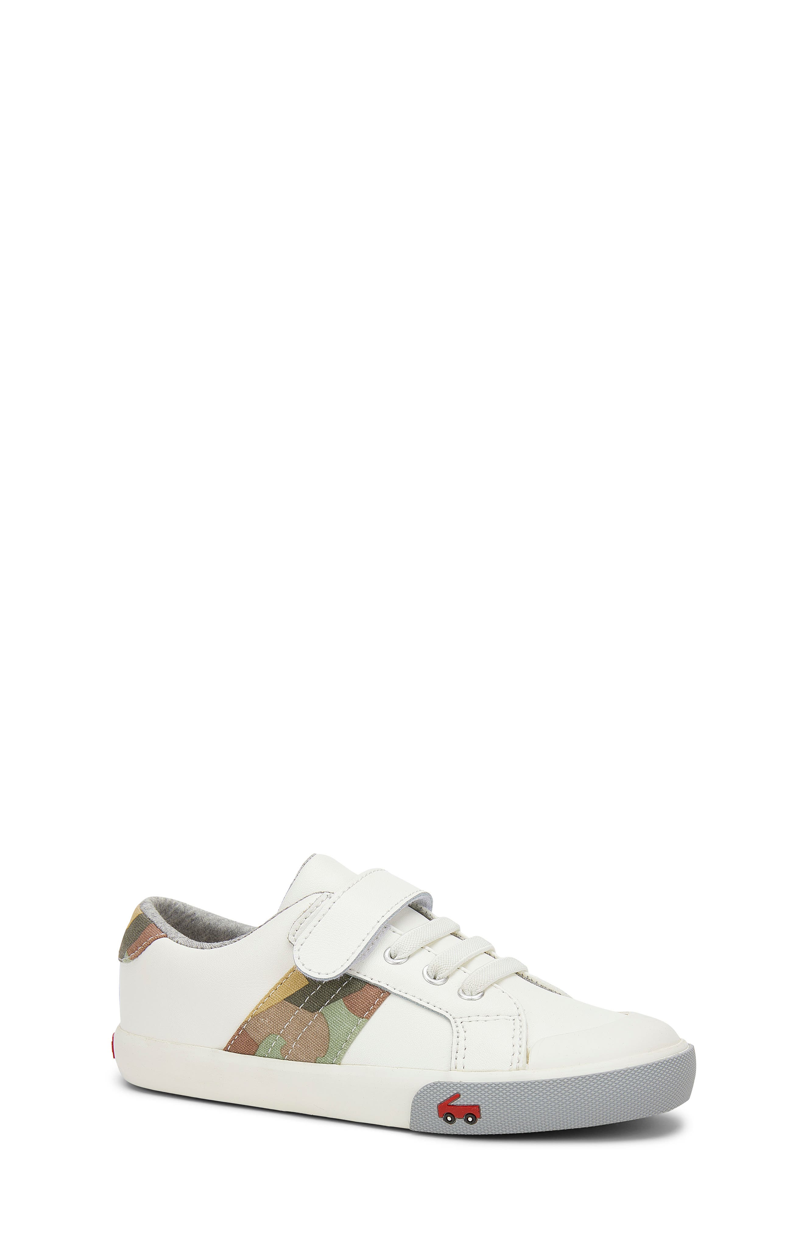 See Kai Run Lucci Sneaker, Size 1 M in White Leather at Nordstrom