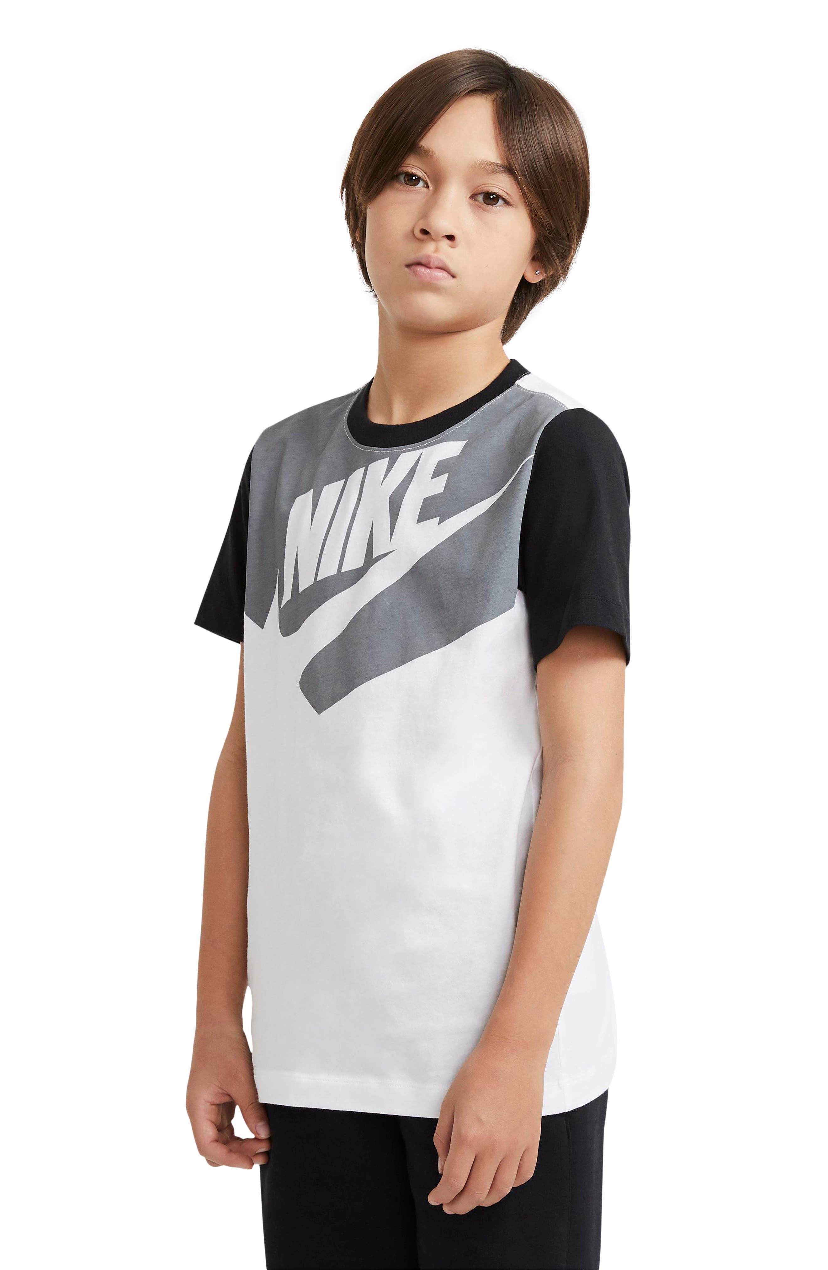 boys black nike t shirt