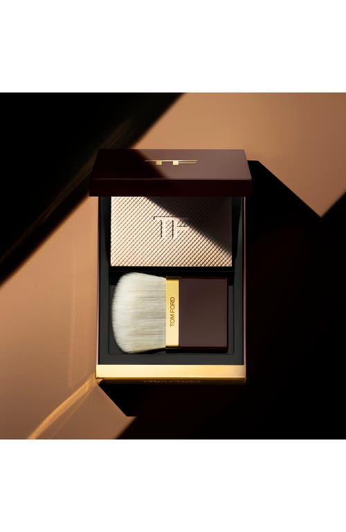 Shop Tom Ford Architecture Soft Matte Blurring Powder In 04 Sable Voile