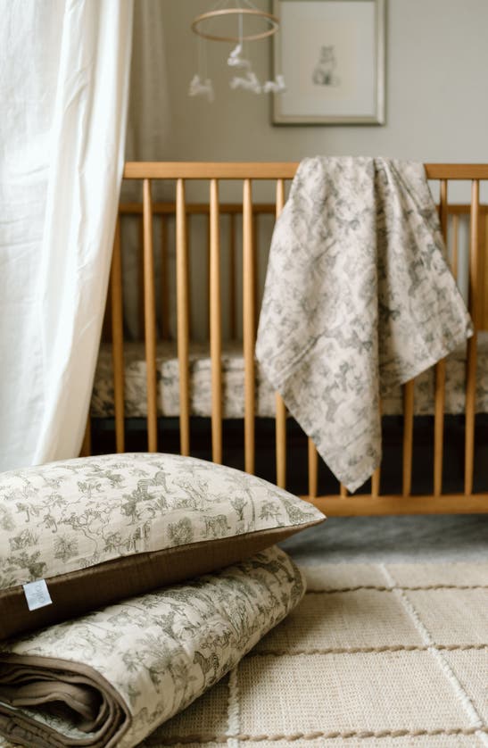 Shop Oilo Organic Cotton Muslin Quilt & Sham Set In Bark