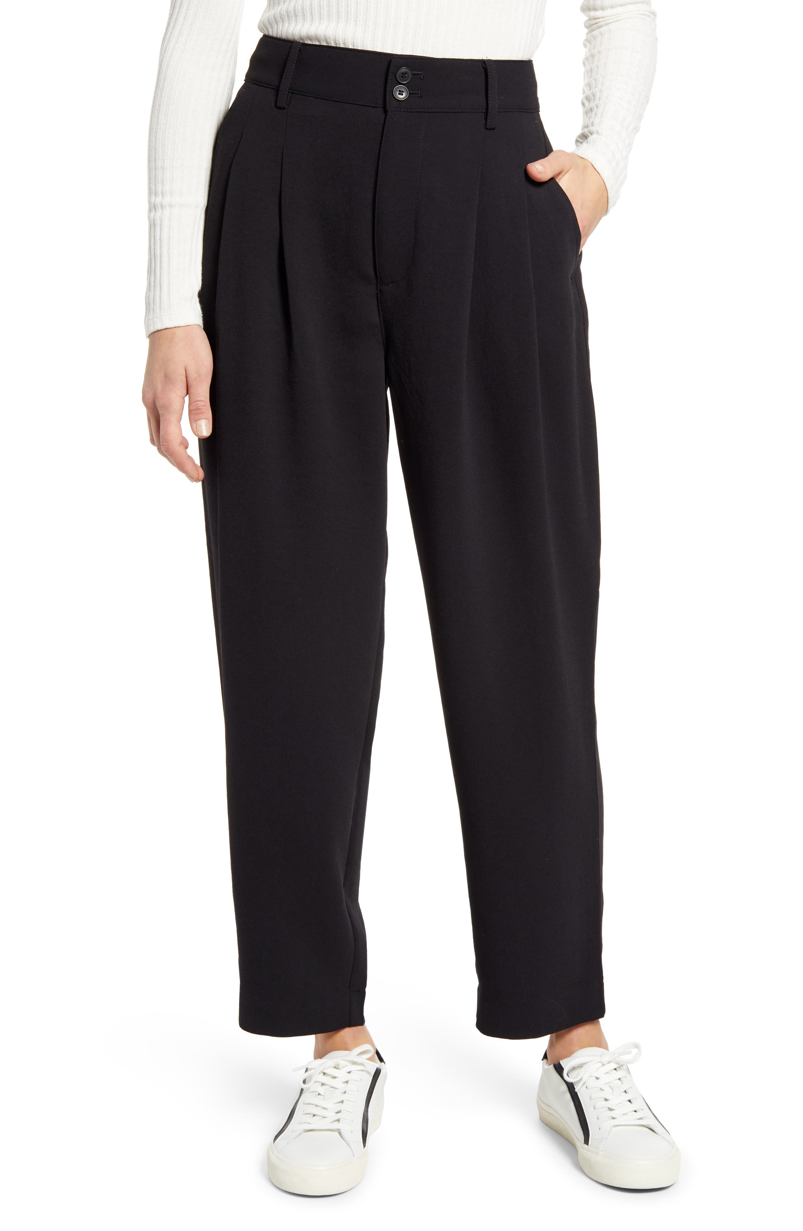 wide leg pants with pleats