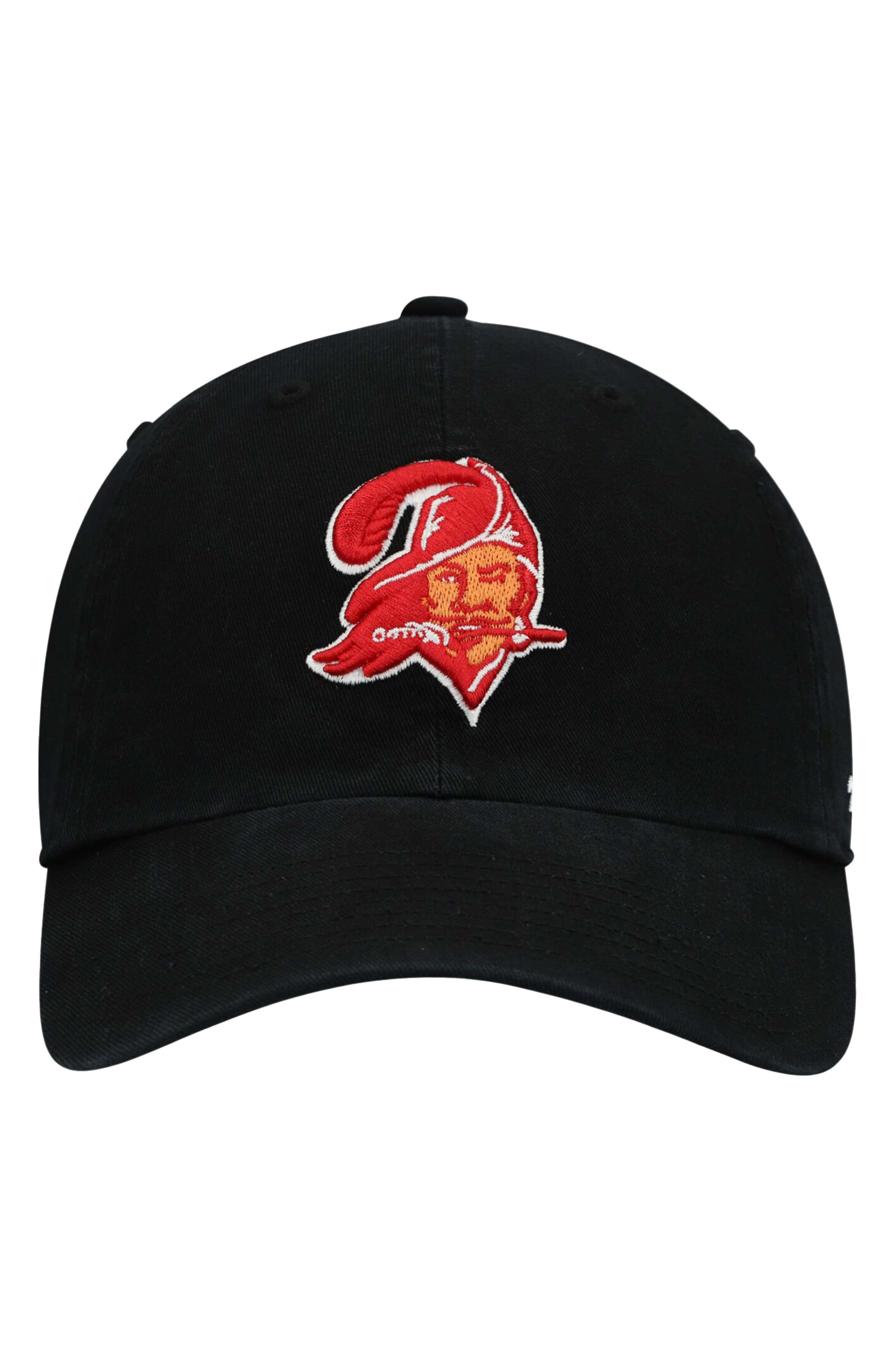 black bucs hat