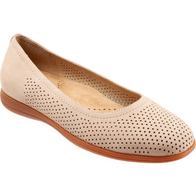 Trotters Darcey Skimmer Flat, Beige
