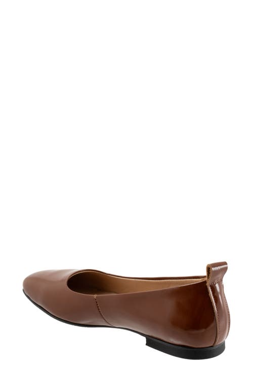 Bueno Elizabeth Flat In Walnut Patent