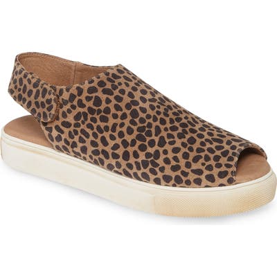 Chocolat Blu Neila Open Toe Flat, Brown