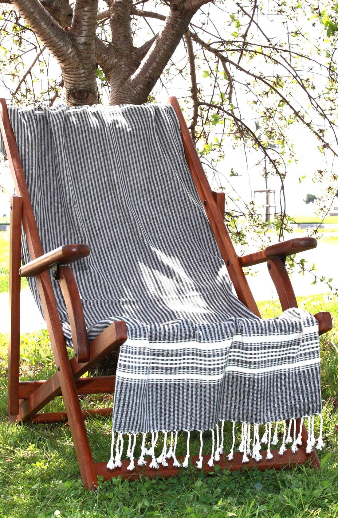 LINUM HOME 100 Turkish Cotton Luxe Herringbone Pestemal Beach Towel