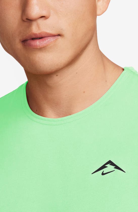 Shop Nike Dri-fit Solar Chase Trail Running Sleeveless T-shirt In Vapor Green/ Neutral Olive