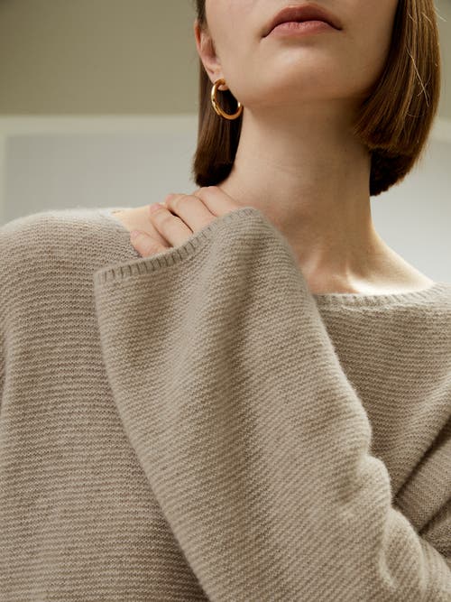 LILYSILK LILYSILK RELAXED FIT DROP-SHOULDER SILK CASHMERE BLEND SWEATSHIRT 