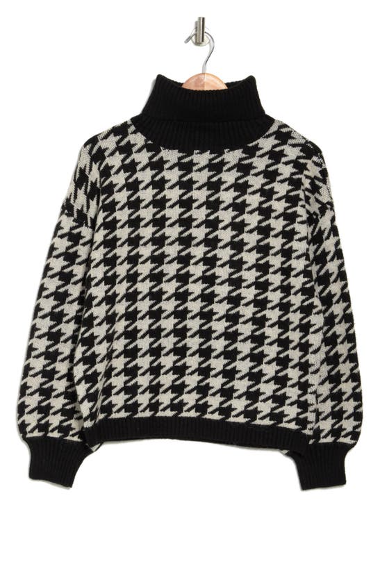 Love Token Houndstooth Turtleneck Pullover Sweater In Black/ White