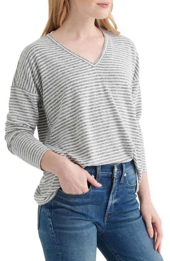 LUCKY BRAND HACCI V-NECK TOP,7W73282