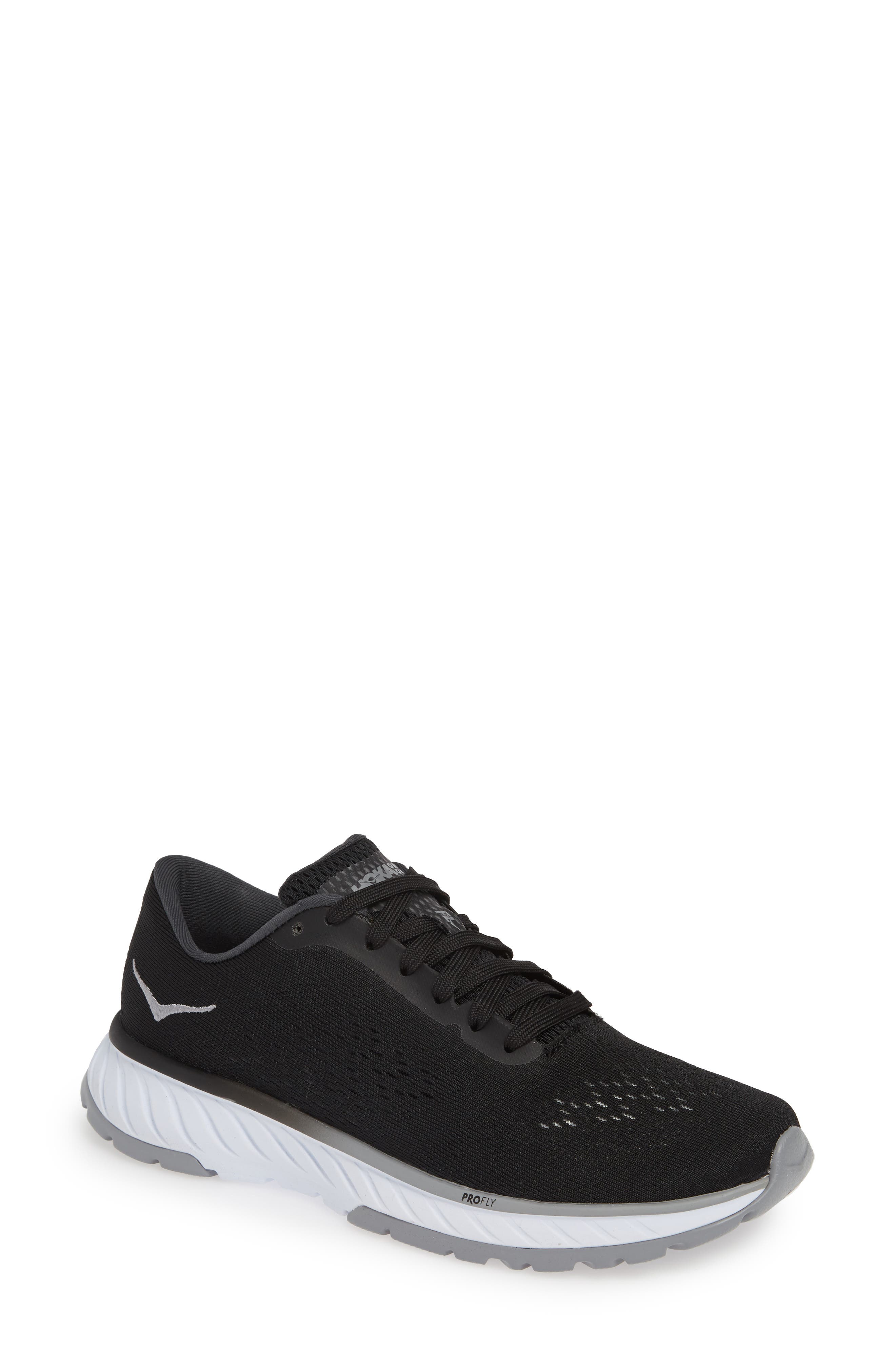 hoka cavu 2