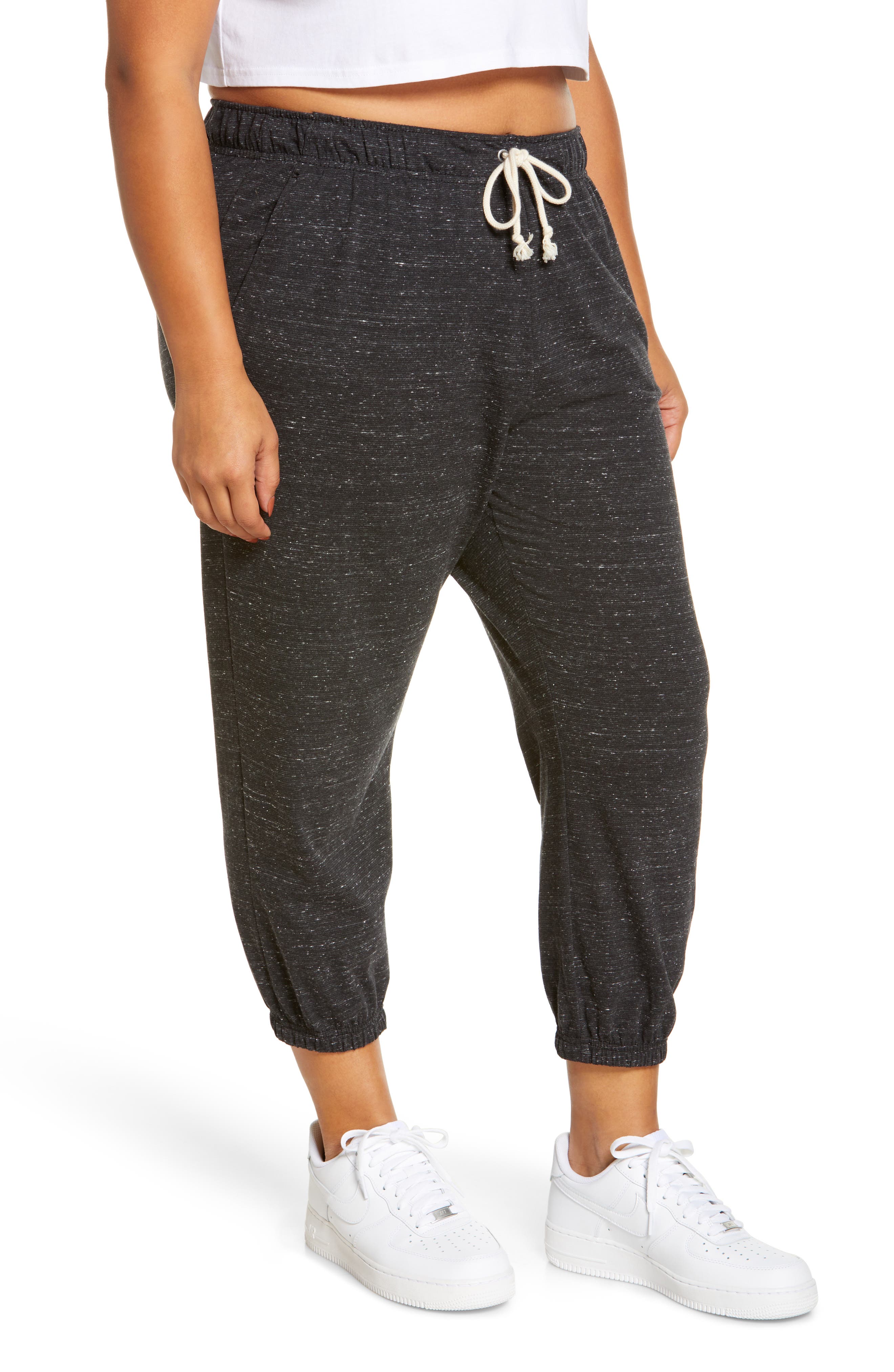 capri joggers nike