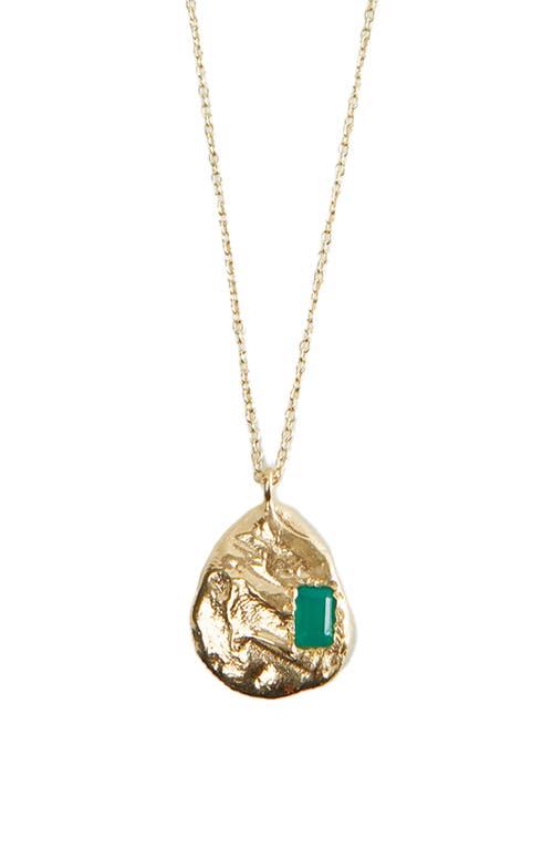 Green Onyx Pendant Necklace in Gold