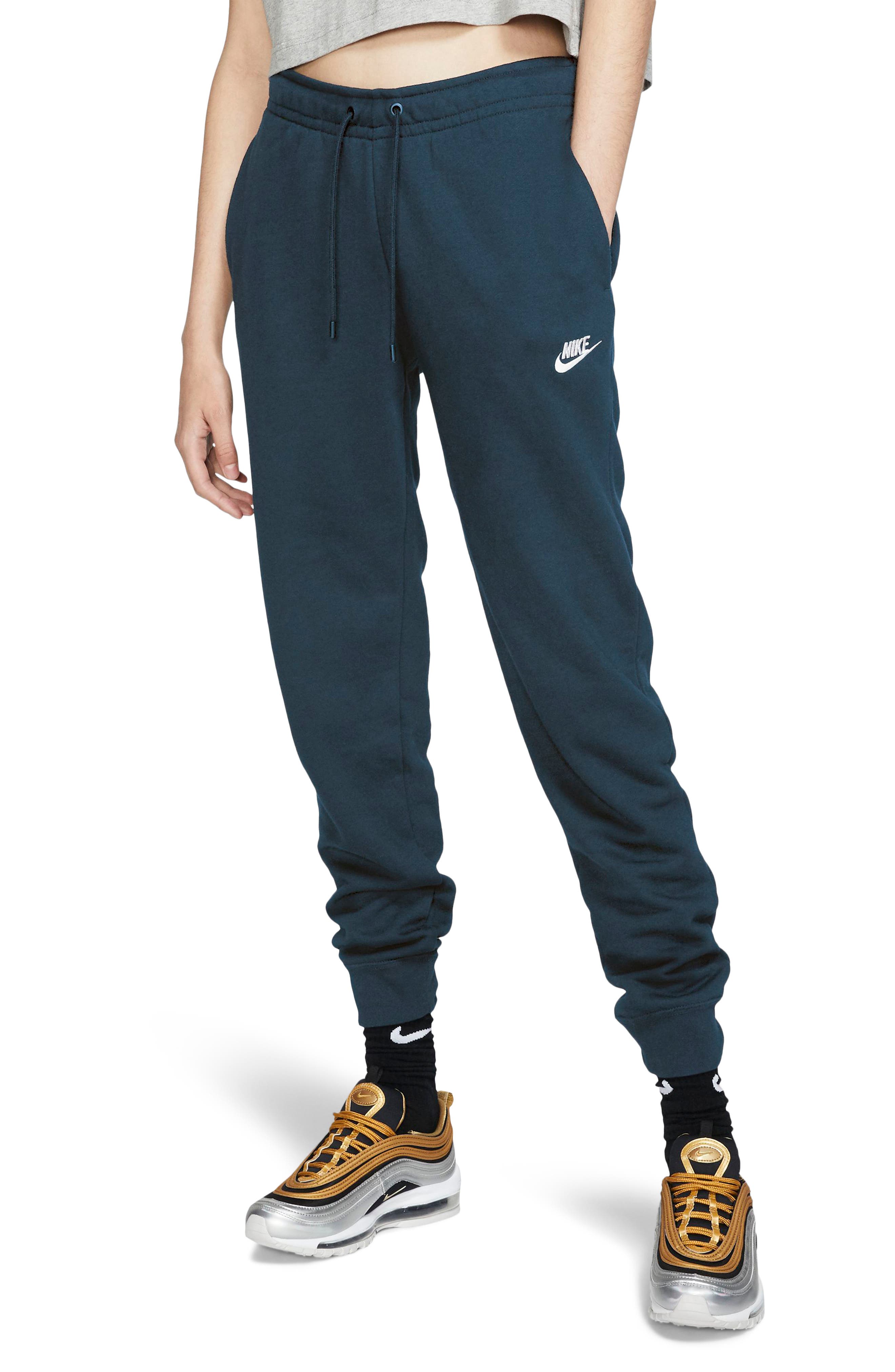 Sportswear Essential Fleece Joggers 