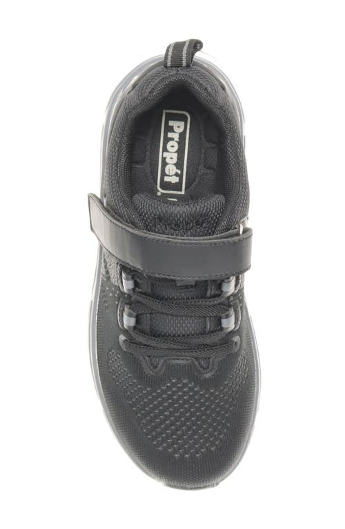 Propét Ultra Fx Walking Sneaker In Black/grey