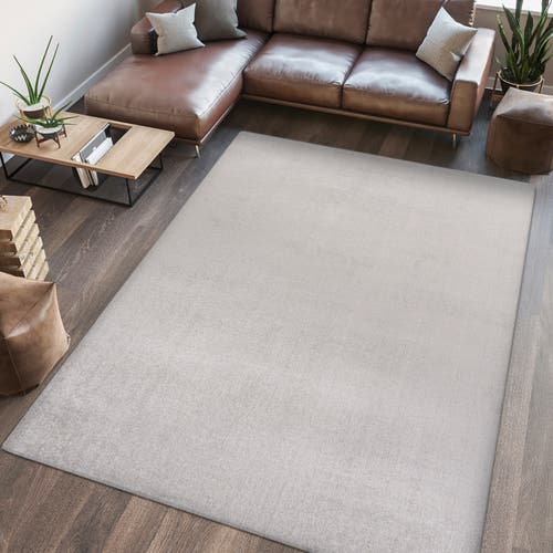 Jonathan Y Twyla Classic Solid Low-pile Machine-washable Area Rug In Light Gray