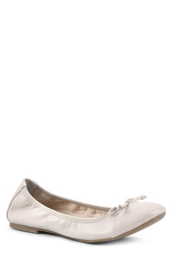 White Mountain Footwear Sunnyside Ii Ballet Flat In Bone/smooth