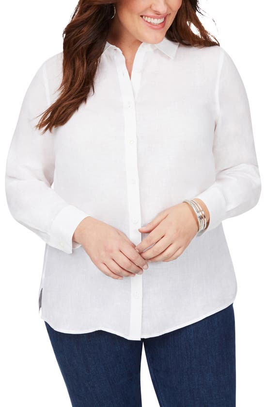 Click to view more detailed imagery on our partner's website Foxcroft Jordan Non-iron Linen Chambray Shirt In White