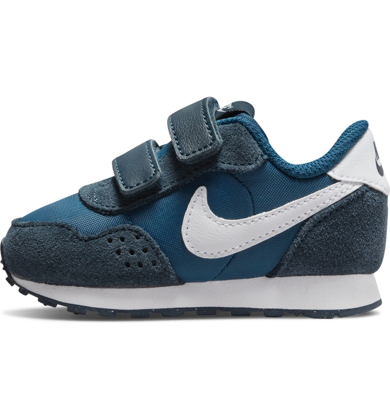 Nike MD Valiant Sneaker | Nordstrom