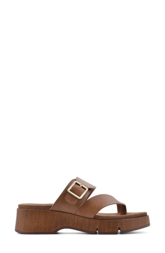 White Mountain Footwear Leftover Platform Lug Sandal In Dark Tan/ Burn