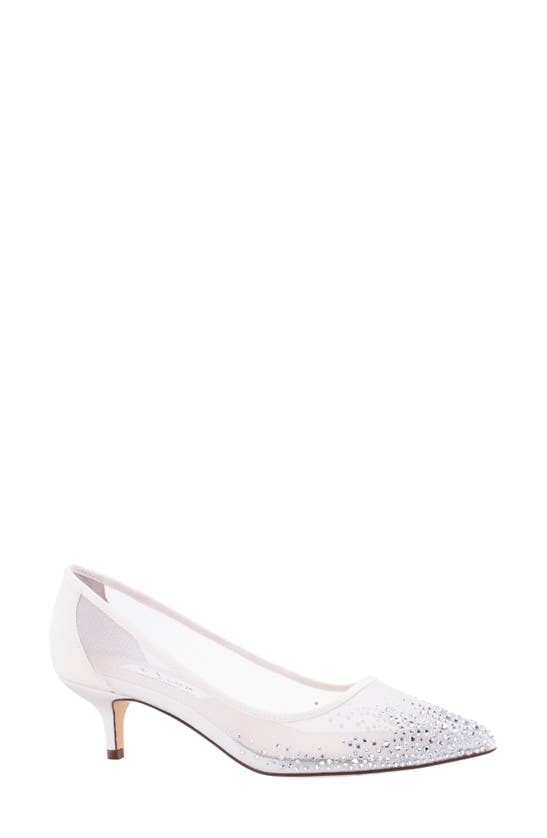 Nina Sofie Pointed Toe Pump In Ivory
