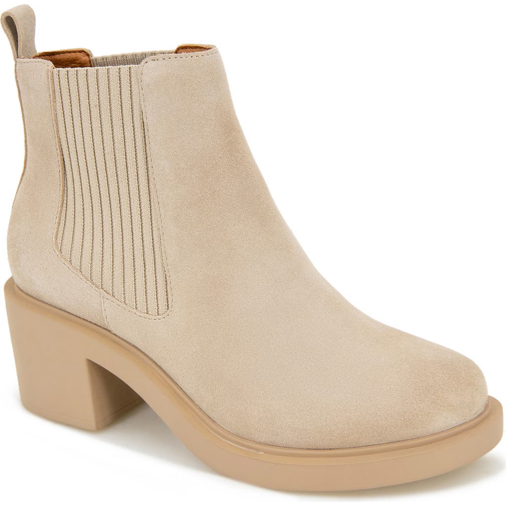 Andre Assous Gemma Chelsea Boot In Sesame