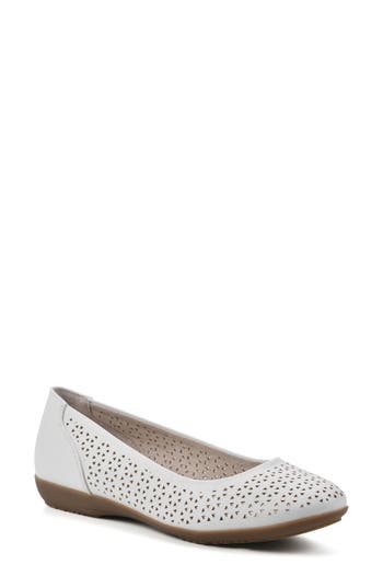 Cliffs By White Mountain Cindy Flat In White Burnished Smooth