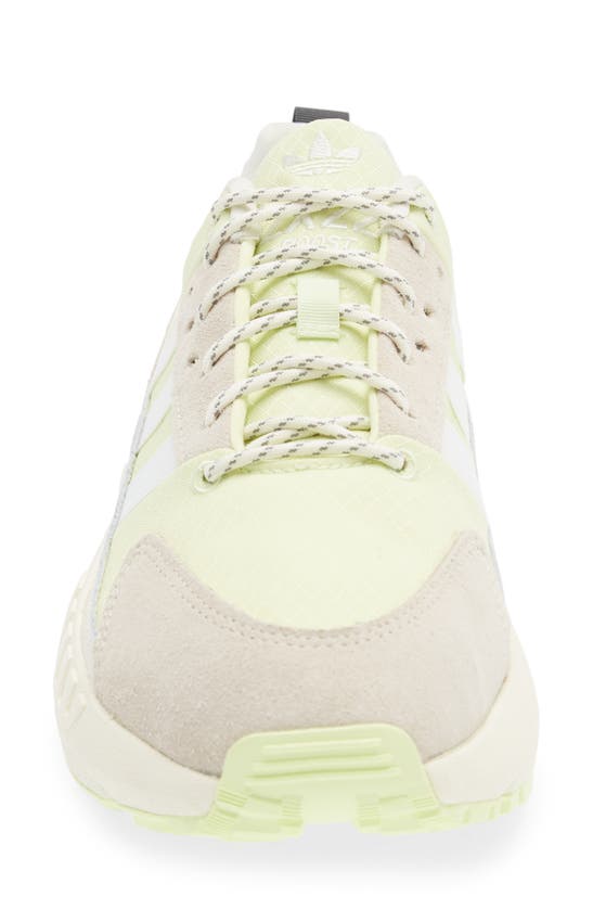 partitie krassen Rimpelingen Adidas Originals Zx 22 Boost Sneakers In Green And Off White | ModeSens