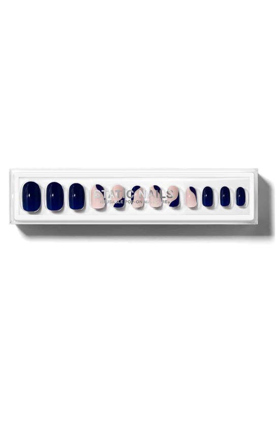 Static Nails Round Pop-on Reusable Manicure Set In Front Row