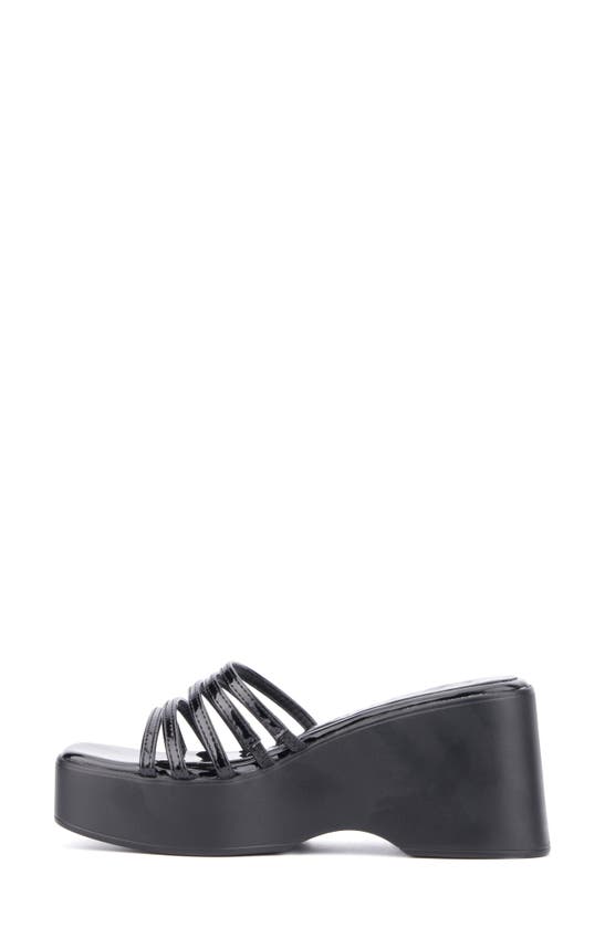 Olivia Miller Dreamer Slide Sandal In Black