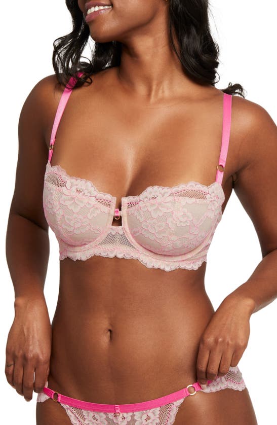 Montelle Intimates Keyhole Lace Underwire Bra In Champagne