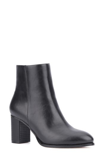New York And Company Jadyn Side Zip Ankle Bootie In Black