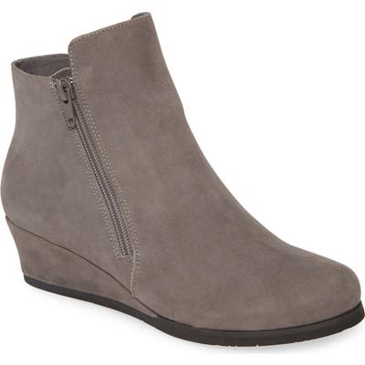 Chocolat Blu Kadee Wedge Bootie- Grey